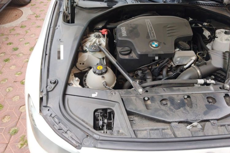 Used BMW 5 Series 2013 520Li Elegant Edition Engine Bay Right