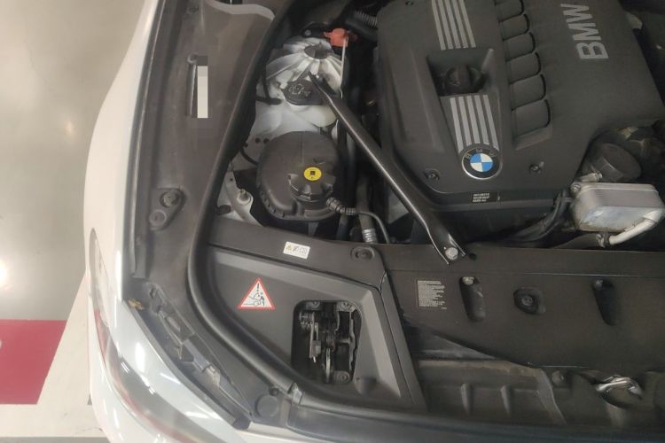 Used BMW 5 Series 2013 530Li Leading Model Engine Bay Right