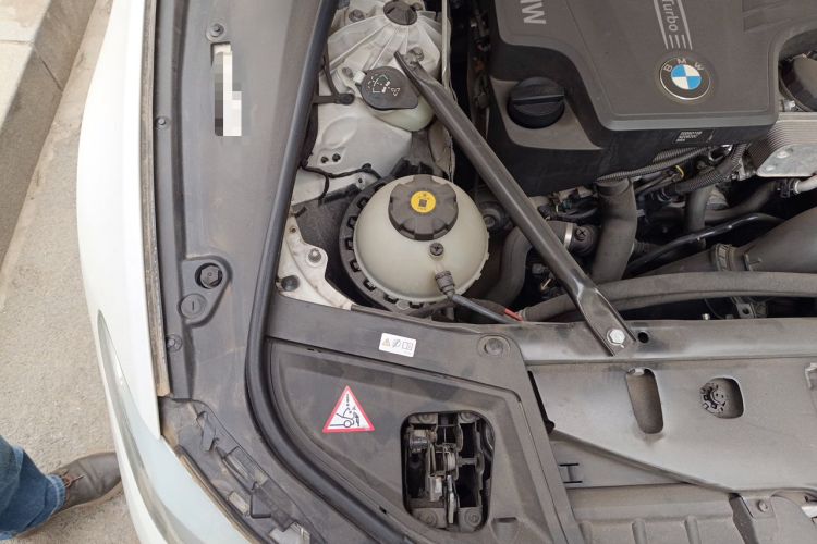 Used BMW 5 Series 2013 525Li Luxury Model Engine Bay Right