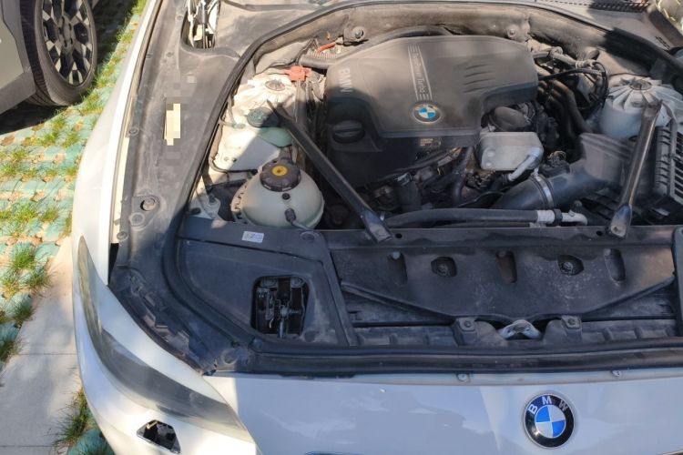 Used BMW 5 Series 2013 520Li Elegant Edition Engine Bay Right