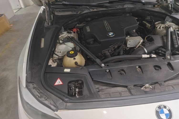 Used BMW 5 Series 2013 525Li Luxury Model Engine Bay Right