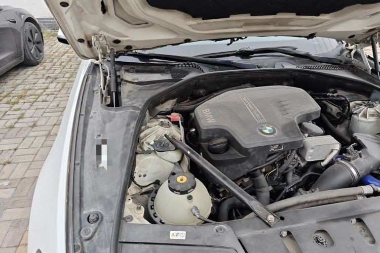 Used BMW 5 Series 2013 525Li Luxury Model Engine Bay Right