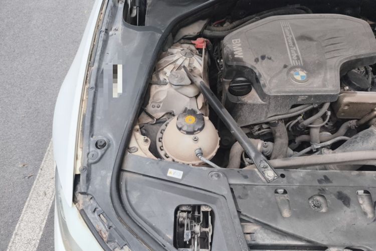 Used BMW 5 Series 2013 525Li Leading Model Engine Bay Right