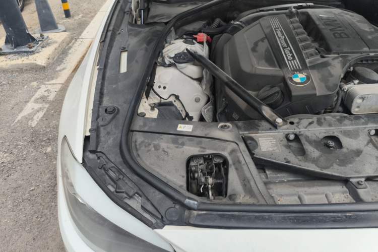 Used BMW 5 Series 2013 535Li Leading Model Engine Bay Right