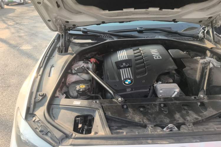 Used BMW 5 Series 2013 530Li Leading Model Engine Bay Right