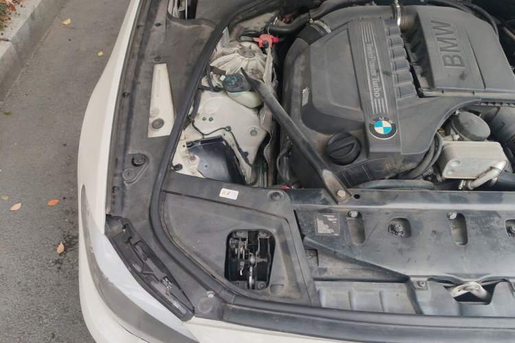 Used BMW 5 Series 2013 535i Sport Edition Engine Bay Right