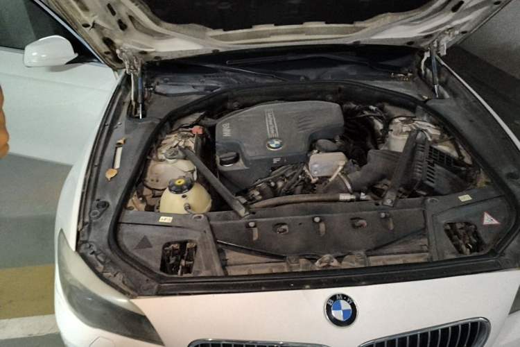 Used BMW 5 Series 2013 525Li Luxury Model Engine Bay Right