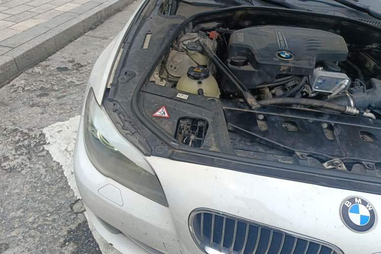 Used BMW 5 Series 2013 525Li Luxury Model Engine Bay Right
