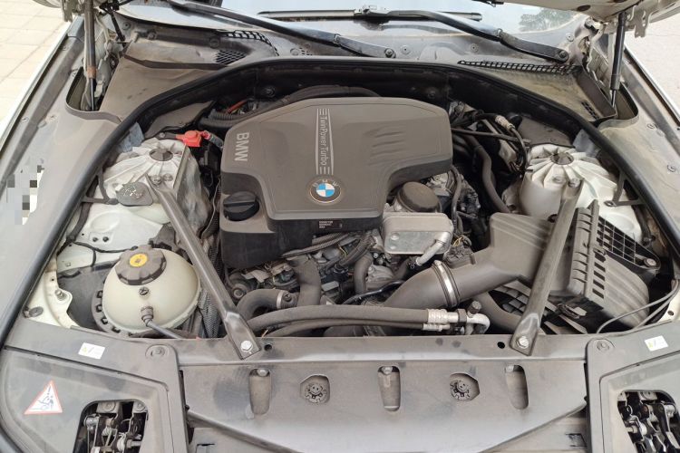 Used BMW 5 Series 2013 525Li Luxury Model Engine Bay