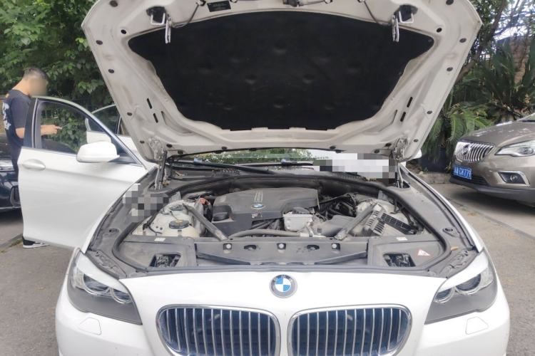 Used BMW 5 Series 2013 525Li Leading Model Engine Bay