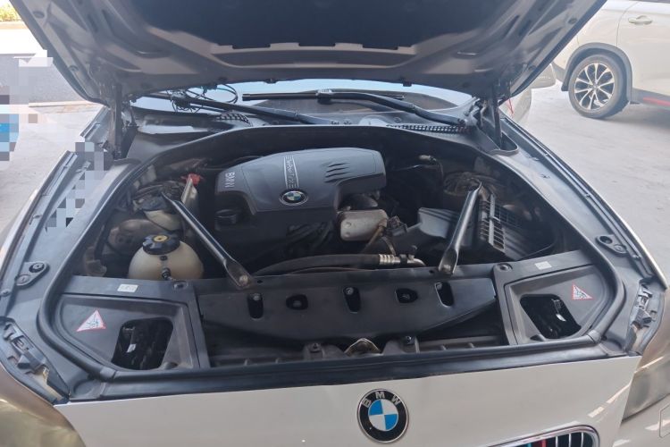 Used BMW 5 Series 2013 525Li Luxury Model Engine Bay
