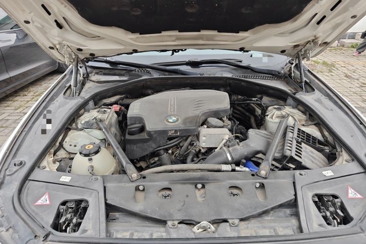 Used BMW 5 Series 2013 525Li Luxury Model Engine Bay