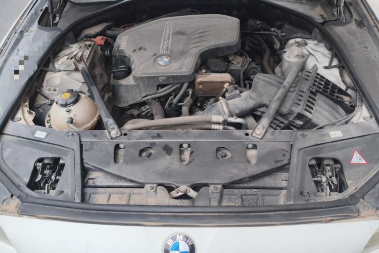 Used BMW 5 Series 2013 525Li Leading Model Engine Bay