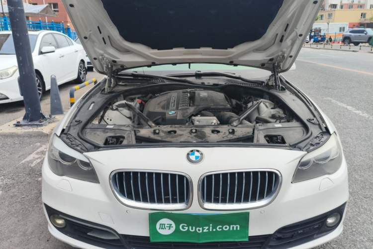 Used BMW 5 Series 2013 535Li Leading Model Engine Bay