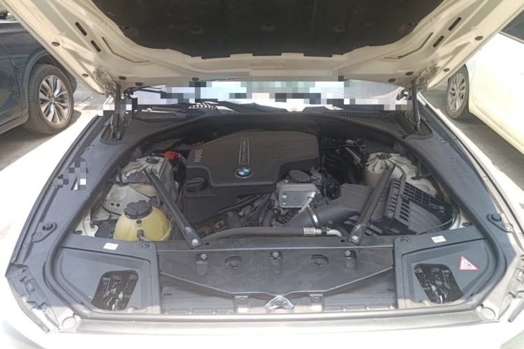 Used BMW 5 Series 2013 525Li Luxury Model Engine Bay