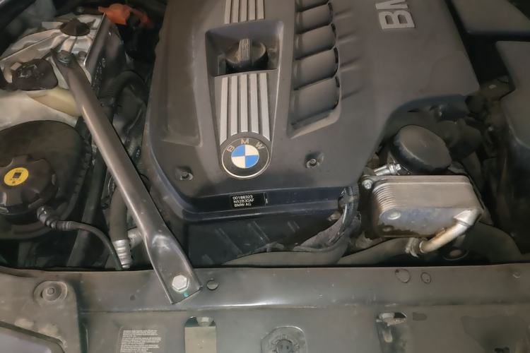 Used BMW 5 Series 2013 530Li Leading Model Engine Bay