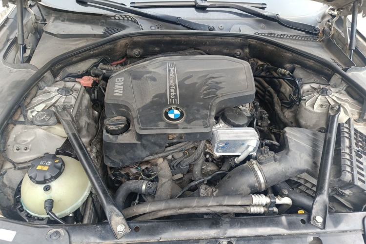 Used BMW 5 Series 2013 525Li Luxury Model Engine Bay