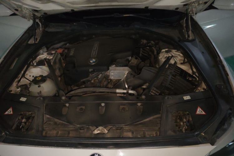 Used BMW 5 Series 2013 525Li Luxury Model Engine Bay