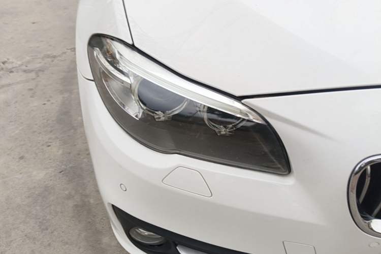Used BMW 5 Series 2013 530Li Leading Model Exterior 6