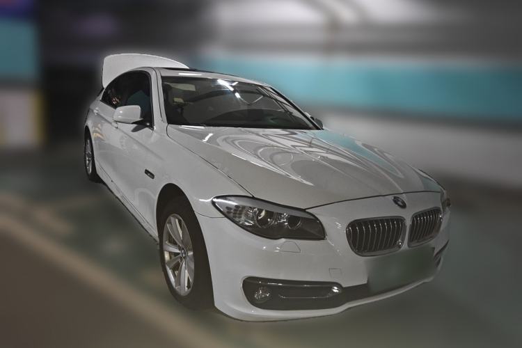 Used BMW 5 Series 2013 525Li Luxury Model Front Right 45 Deg