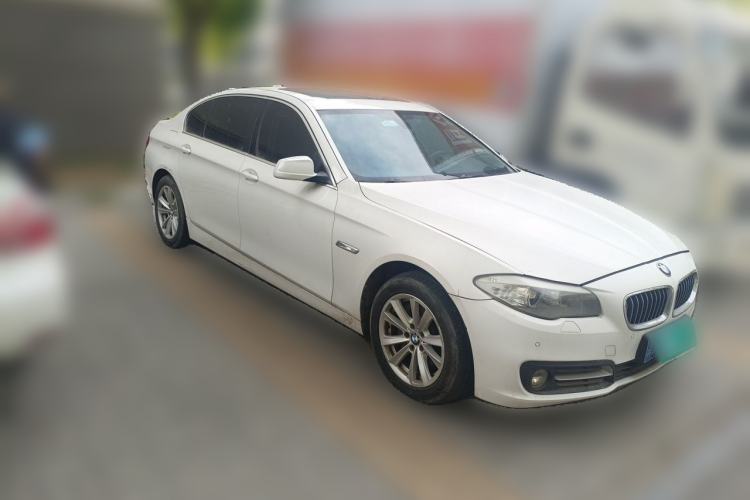 Used BMW 5 Series 2013 520Li Elegant Edition Front Right 45 Deg