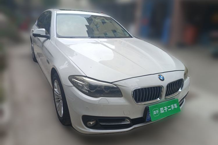 Used BMW 5 Series 2013 525Li Leading Model Front Right 45 Deg