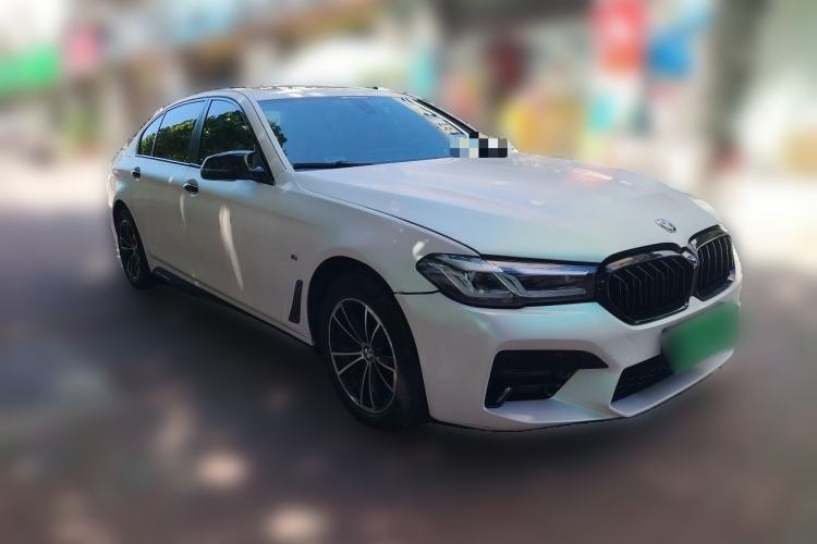 Used BMW 5 Series 2013 520Li Elegant Edition Front Right 45 Deg
