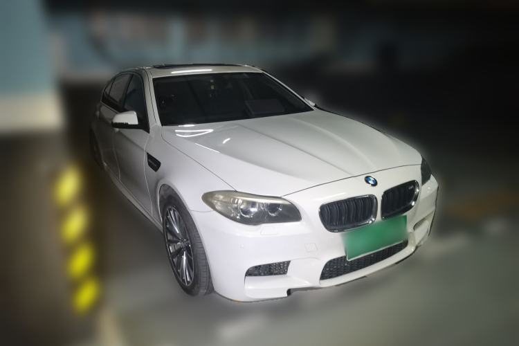 Used BMW 5 Series 2013 520Li Elegant Edition Front Right 45 Deg