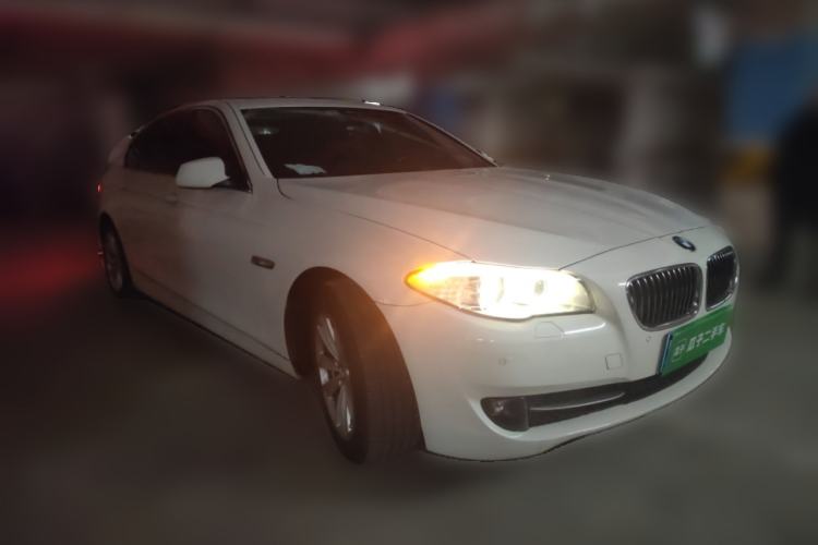 Used BMW 5 Series 2013 520Li Elegant Edition Front Right 45 Deg