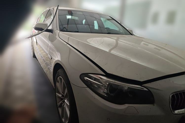 Used BMW 5 Series 2013 530Li Leading Model Front Right 45 Deg