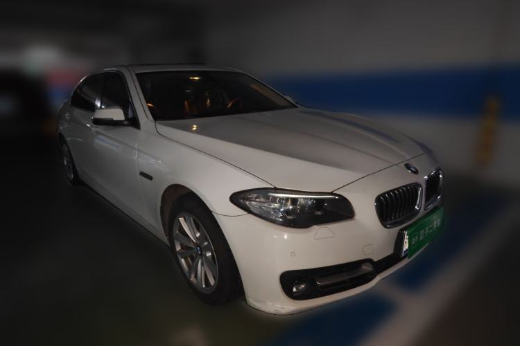Used BMW 5 Series 2013 520Li Elegant Edition Front Right 45 Deg