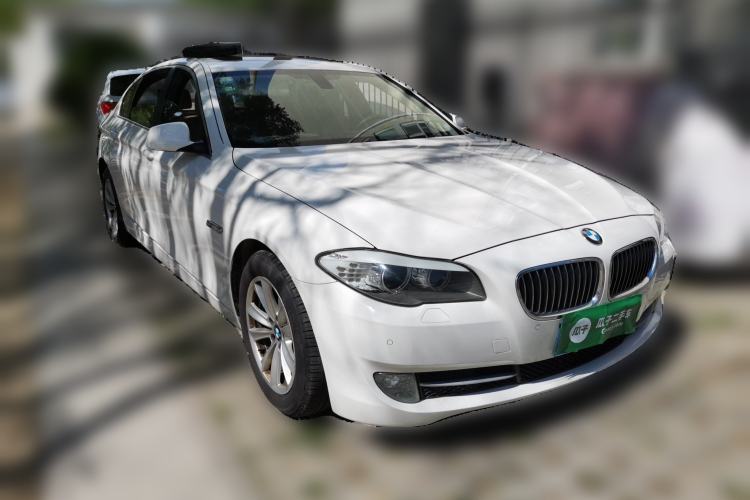 Used BMW 5 Series 2013 520Li Elegant Edition Front Right 45 Deg