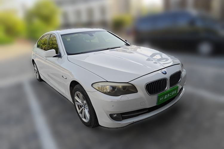 Used BMW 5 Series 2013 520Li Elegant Edition Front Right 45 Deg