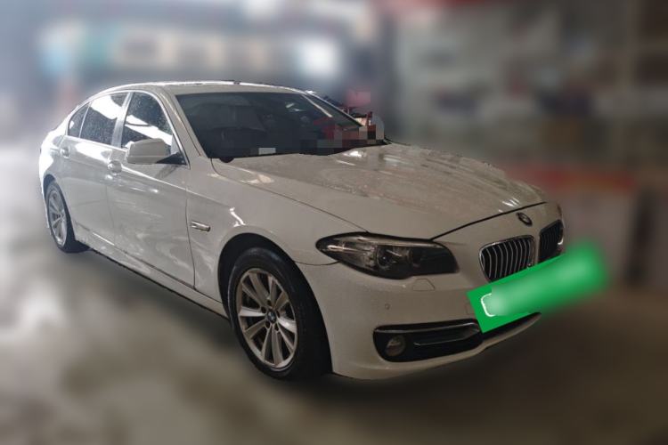 Used BMW 5 Series 2013 525Li Luxury Model Front Right 45 Deg
