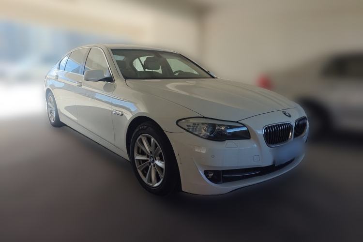 Used BMW 5 Series 2013 525Li Luxury Model Front Right 45 Deg