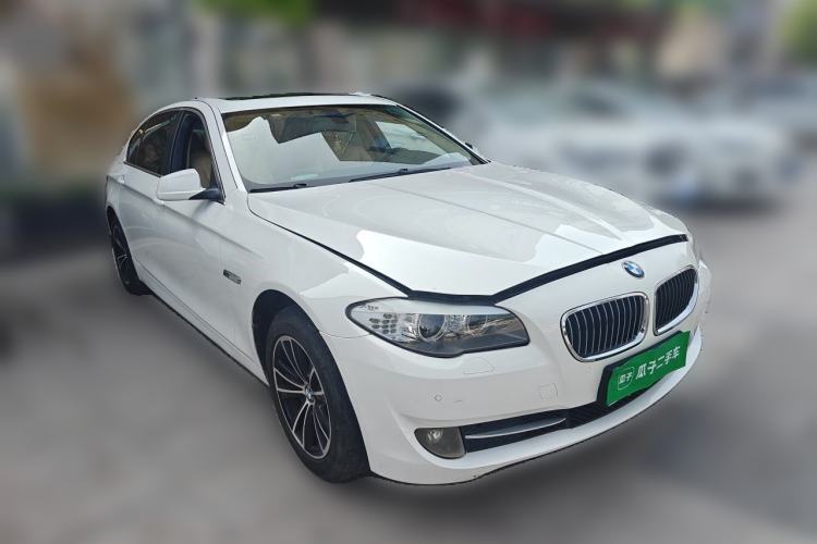 Used BMW 5 Series 2013 525Li Luxury Model Front Right 45 Deg