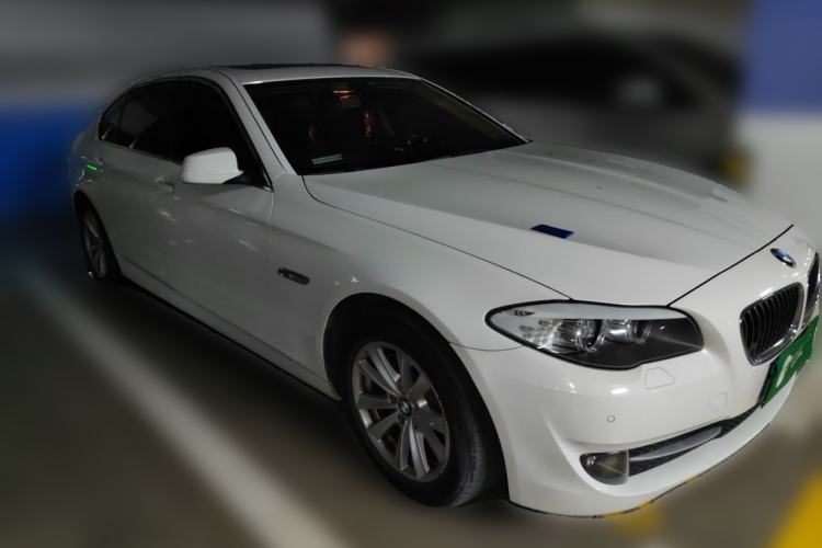 Used BMW 5 Series 2013 525Li Luxury Model Front Right 45 Deg