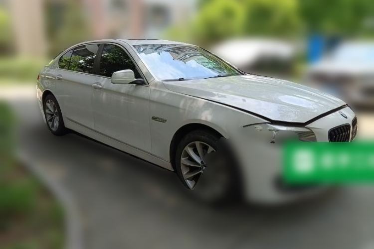 Used BMW 5 Series 2013 525Li Leading Model Front Right 45 Deg