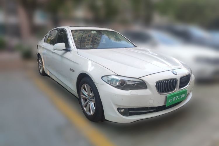 Used BMW 5 Series 2013 520Li Elegant Edition Front Right 45 Deg
