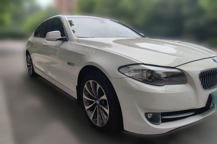 Used BMW 5 Series 2013 525Li Luxury Model Front Right 45 Deg