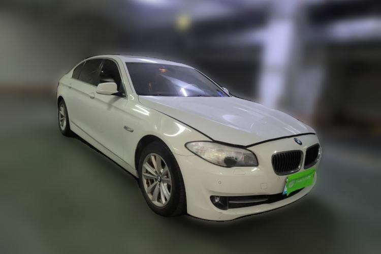 Used BMW 5 Series 2013 525Li Leading Model Front Right 45 Deg