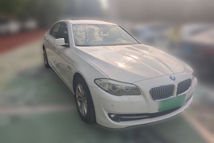 Used BMW 5 Series 2013 520Li Elegant Edition Front Right 45 Deg