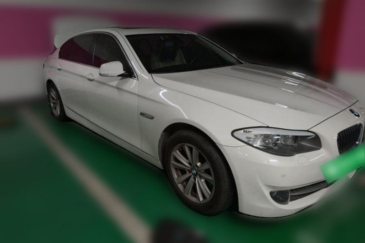 Used BMW 5 Series 2013 525Li Luxury Model Front Right 45 Deg