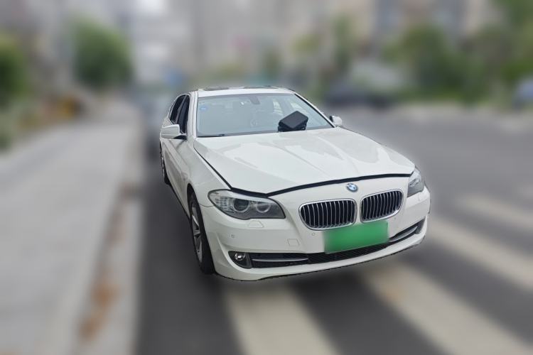 Used BMW 5 Series 2013 525Li Luxury Model Front Right 45 Deg
