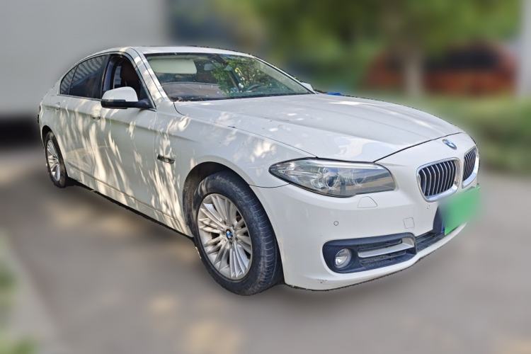 Used BMW 5 Series 2013 525Li Leading Model Front Right 45 Deg