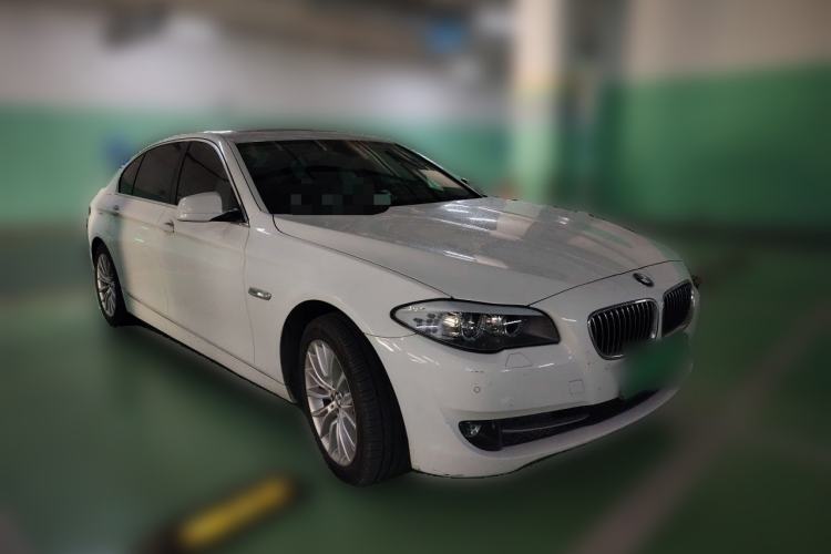 Used BMW 5 Series 2013 525Li Leading Model Front Right 45 Deg