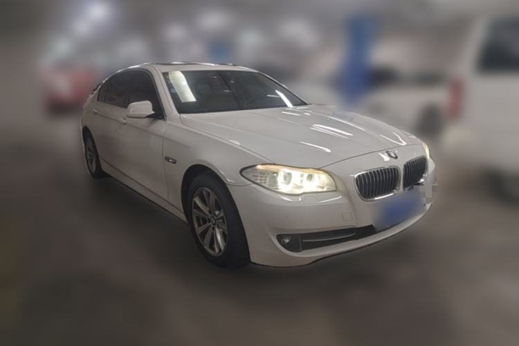 Used BMW 5 Series 2013 525Li Luxury Model Front Right 45 Deg
