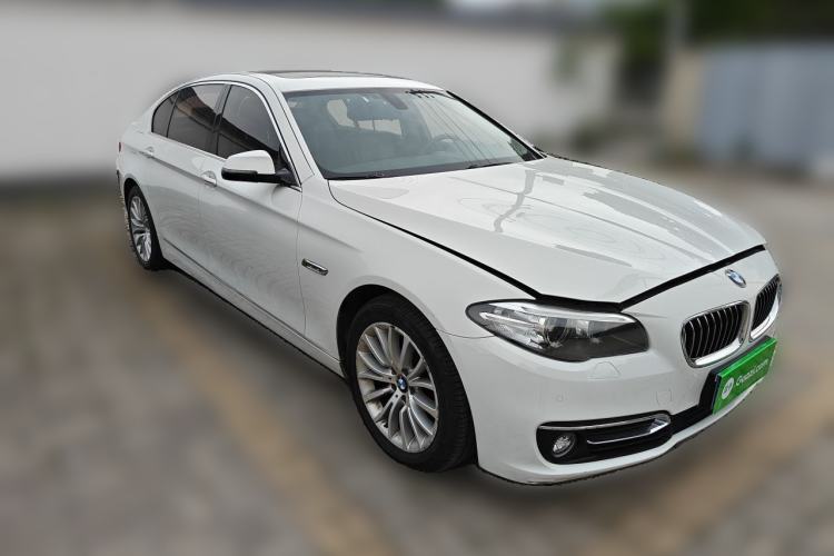 Used BMW 5 Series 2013 525Li Luxury Model Front Right 45 Deg
