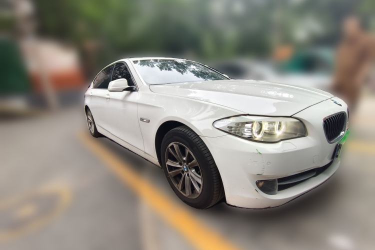 Used BMW 5 Series 2013 525Li Leading Model Front Right 45 Deg