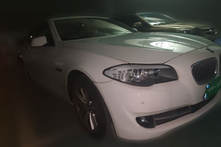 Used BMW 5 Series 2013 525Li Leading Model Front Right 45 Deg